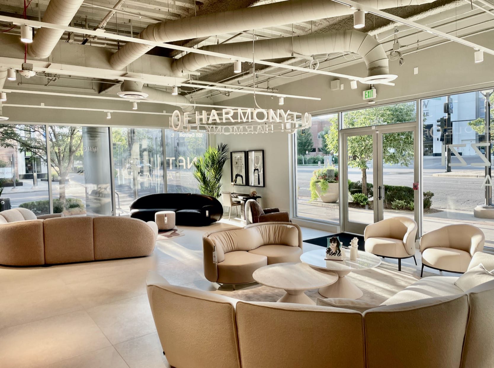 Natuzzi Italia retail floor, upholstery and casegoods arranged to the current season.